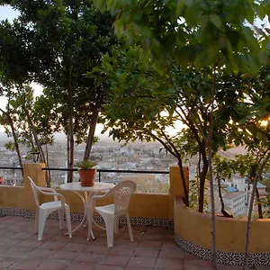 Apartment Carmen En El Albaicin Con Jardin Y Vistas, Granada